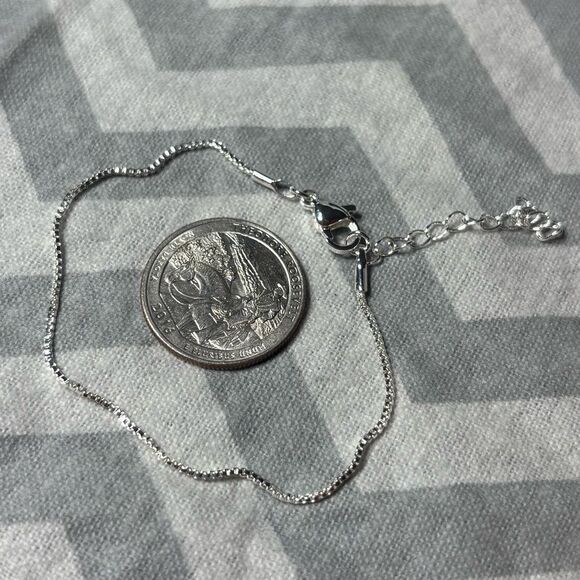 New! Silver Tone Dainty Bracelet Lobster Clasp & Extension - Picture 4 of 4